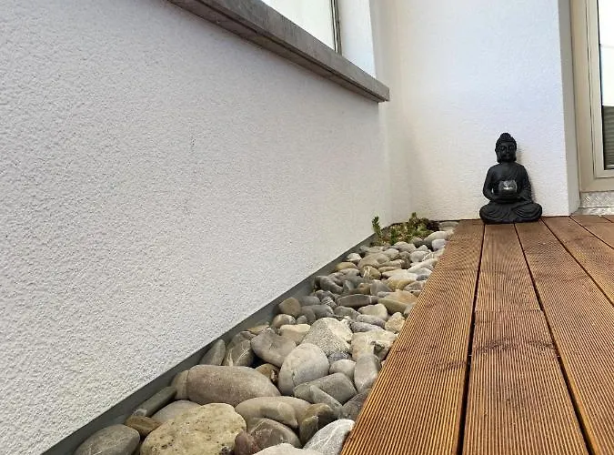 Alpen-panorama - Einzigartige Privatsuite Hoch über München, 12tes Og, Alpenblick, Loggia, Whirlpool, 15 Minuten Zum Zentrum, Ruhe Und Erholung In Der Stadt Für Privat Und Geschäftlich Reisende Habitación en casa particular