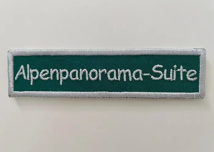 Alpen-panorama - Einzigartige Privatsuite Hoch über München, 12tes Og, Alpenblick, Loggia, Whirlpool, 15 Minuten Zum Zentrum, Ruhe Und Erholung In Der Stadt Für Privat Und Geschäftlich Reisende Habitación en casa particular