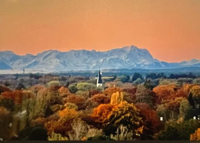 Alpen-panorama - Einzigartige Privatsuite Hoch über München, 12tes Og, Alpenblick, Loggia, Whirlpool, 15 Minuten Zum Zentrum, Ruhe Und Erholung In Der Stadt Für Privat Und Geschäftlich Reisende Habitación en casa particular *