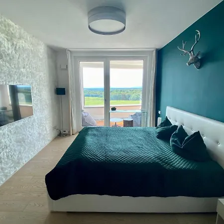 Alpen-panorama - Einzigartige Privatsuite Hoch Ueber Muenchen, 12tes Og, Alpenblick, Loggia, Whirlpool, 15 Minuten Zum Zentrum, Ruhe Und Erholung In Der Stadt Fuer Privat Und Geschaeftlich Reisende Rum i privatbostad München