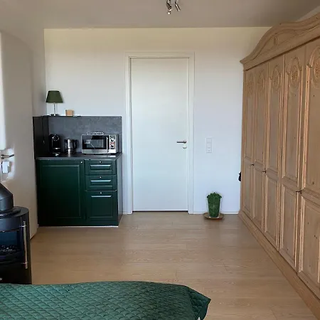 Alpen-panorama - Einzigartige Privatsuite Hoch Ueber Muenchen, 12tes Og, Alpenblick, Loggia, Whirlpool, 15 Minuten Zum Zentrum, Ruhe Und Erholung In Der Stadt Fuer Privat Und Geschaeftlich Reisende Kwatera prywatna *
