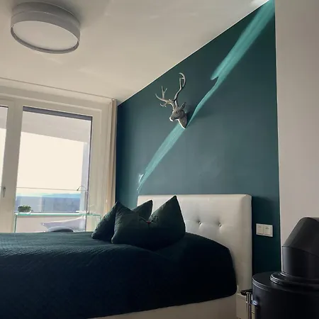 Alpen-panorama - Einzigartige Privatsuite Hoch Ueber Muenchen, 12tes Og, Alpenblick, Loggia, Whirlpool, 15 Minuten Zum Zentrum, Ruhe Und Erholung In Der Stadt Fuer Privat Und Geschaeftlich Reisende * München